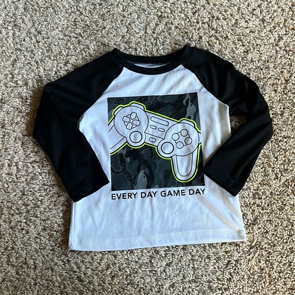 Hardly worn/like new 3T quick-drying gamer graphic long-sleeved active tee! - Picture 1 of 5